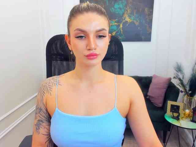 SelenaMoonlight webcam