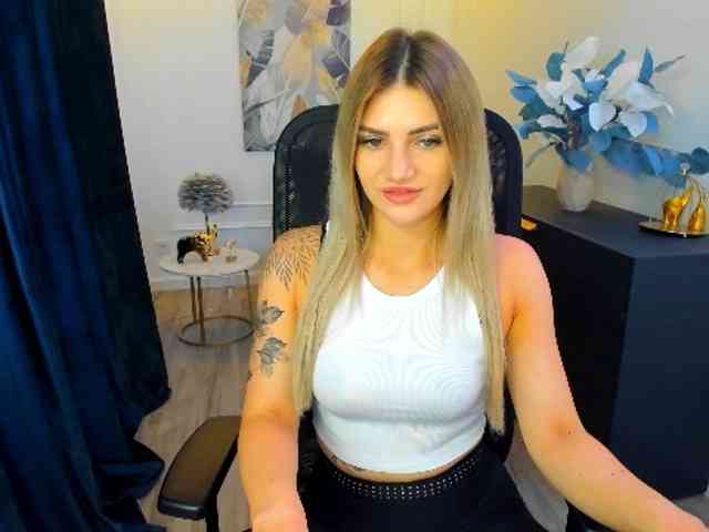 SelenaMoonlight webcam