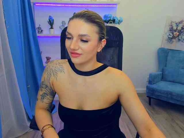 SelenaMoonlight webcam