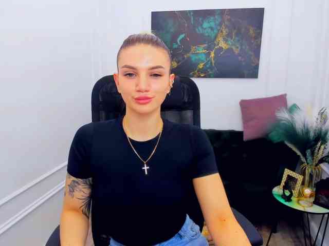 SelenaMoonlight webcam