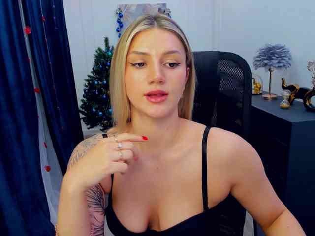 SelenaMoonlight webcam