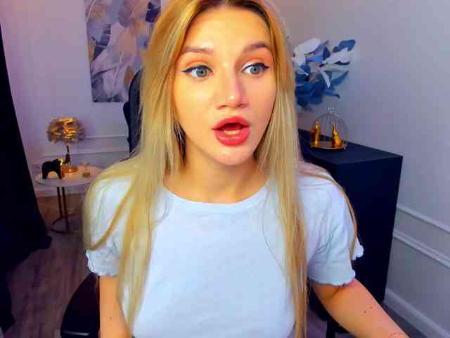 SelenaMoonlight webcam