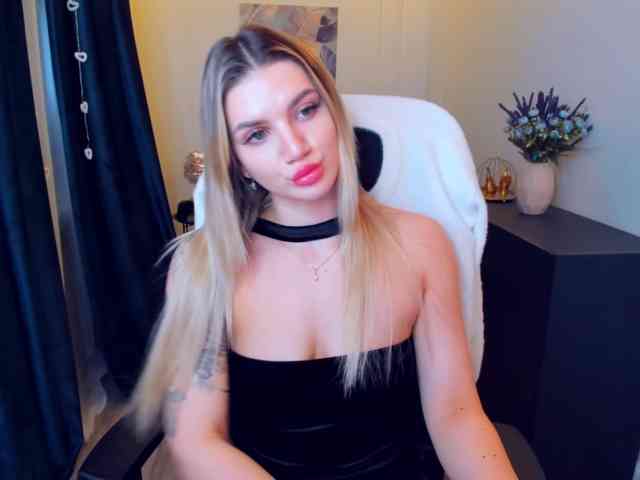 SelenaMoonlight webcam