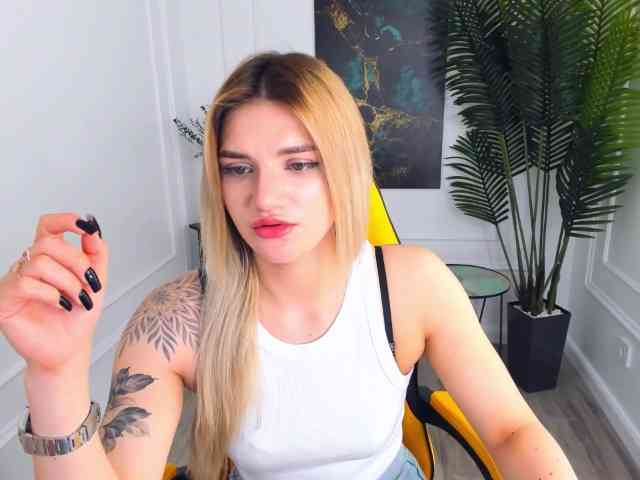 SelenaMoonlight webcam