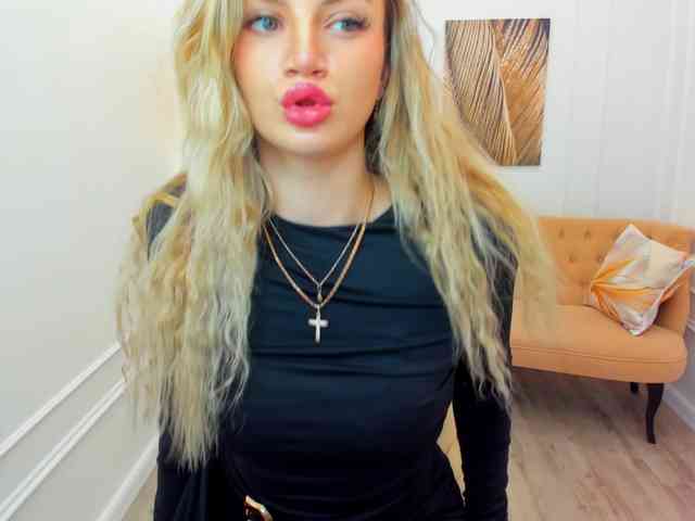 SelenaMoonlight webcam