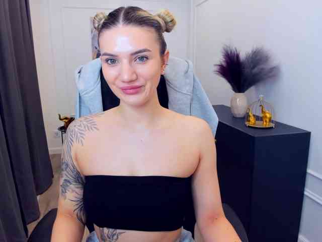 SelenaMoonlight webcam