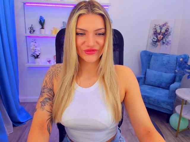 SelenaMoonlight webcam