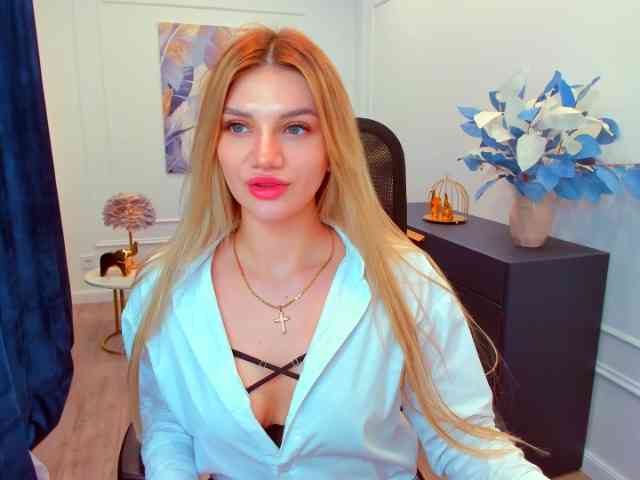SelenaMoonlight webcam