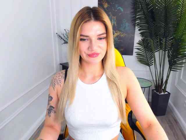 SelenaMoonlight webcam