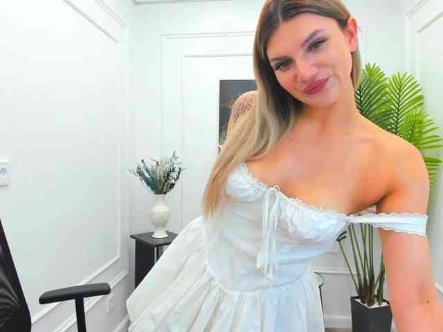 SelenaMoonlight webcam