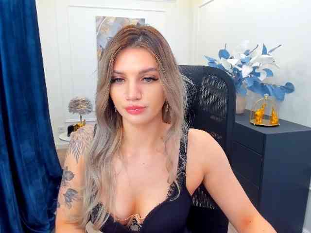 SelenaMoonlight webcam