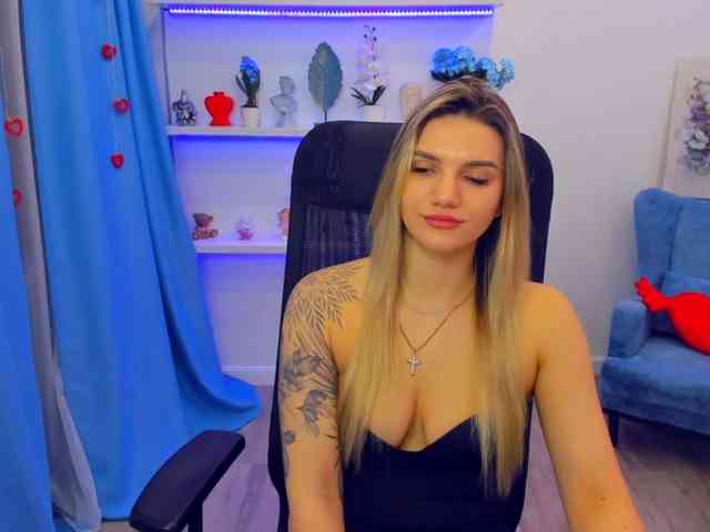 SelenaMoonlight webcam