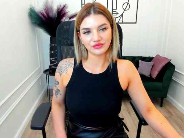 SelenaMoonlight webcam