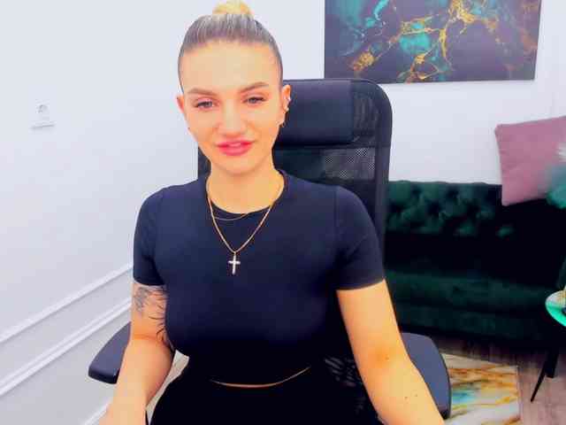 SelenaMoonlight webcam