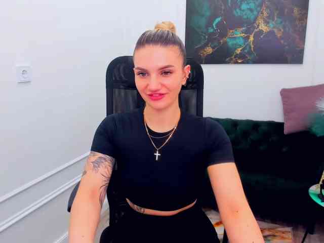 SelenaMoonlight webcam