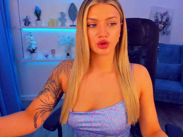 SelenaMoonlight webcam