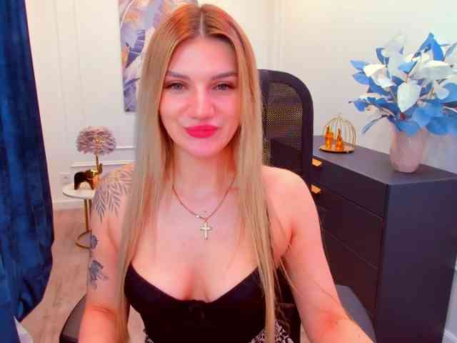 SelenaMoonlight webcam