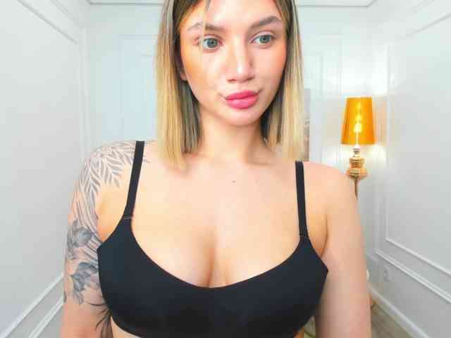 SelenaMoonlight webcam