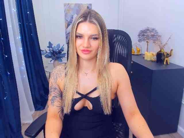 SelenaMoonlight webcam