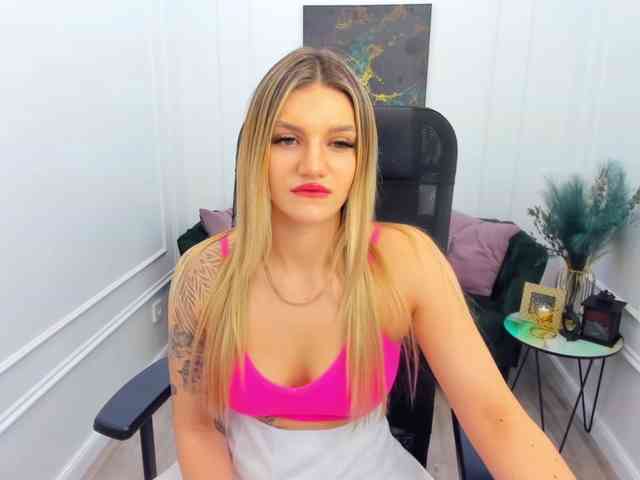 SelenaMoonlight webcam