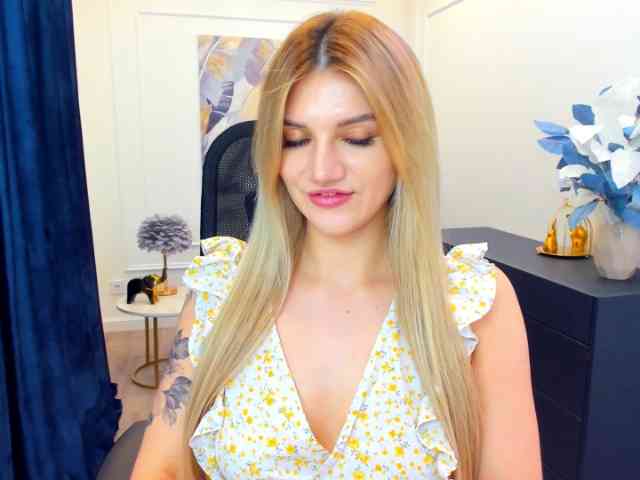 SelenaMoonlight webcam