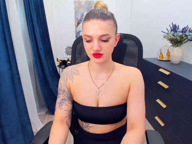 SelenaMoonlight webcam