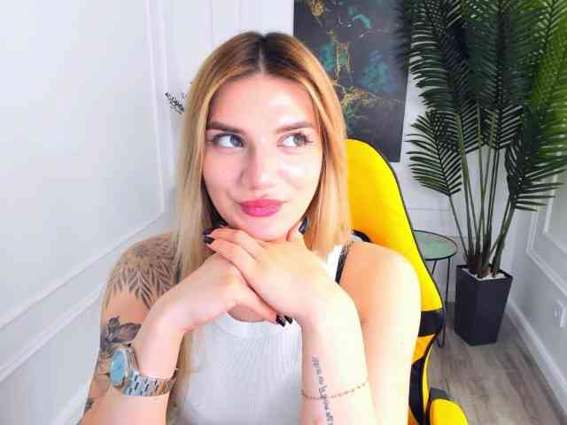 SelenaMoonlight webcam