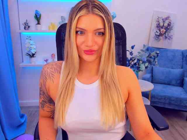 SelenaMoonlight webcam