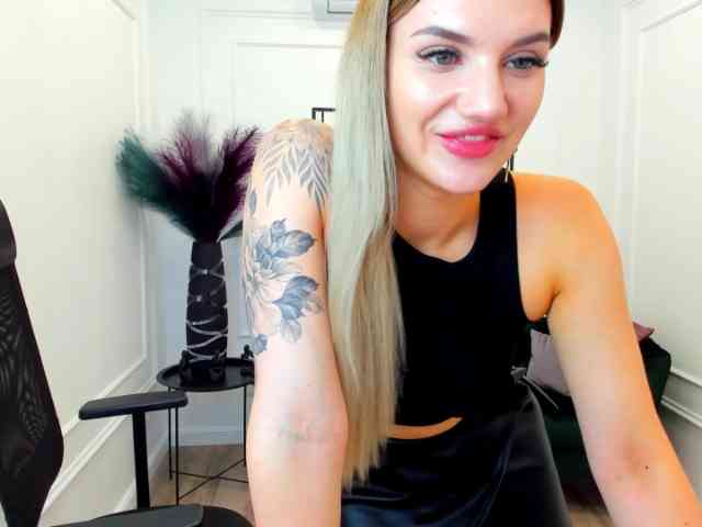 SelenaMoonlight webcam