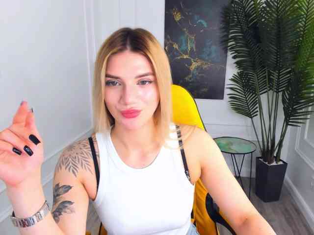 SelenaMoonlight webcam