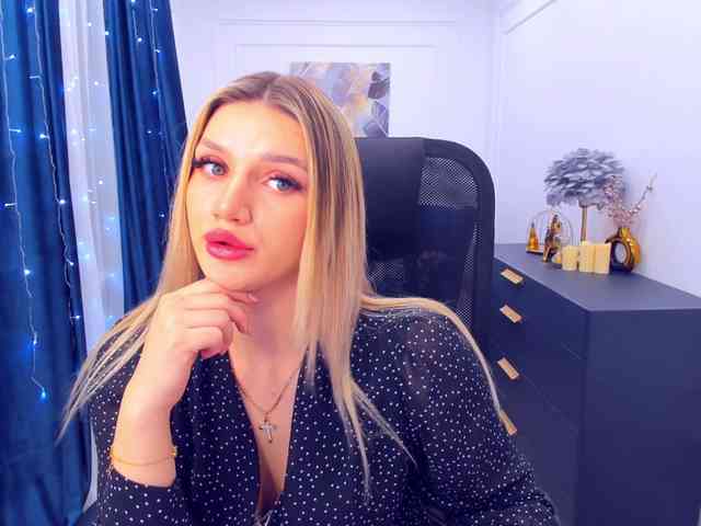 SelenaMoonlight webcam