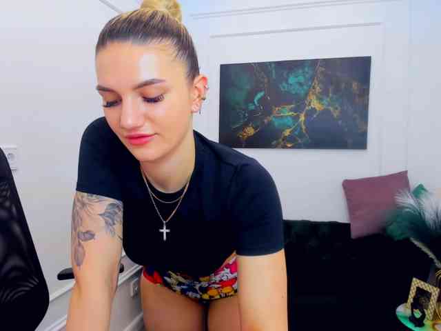 SelenaMoonlight webcam