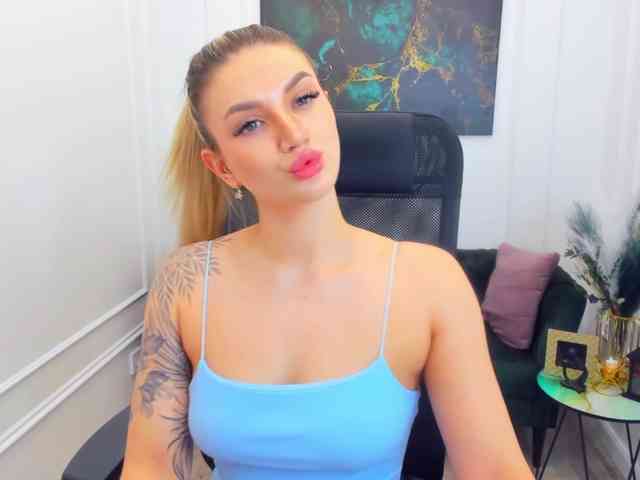 SelenaMoonlight webcam