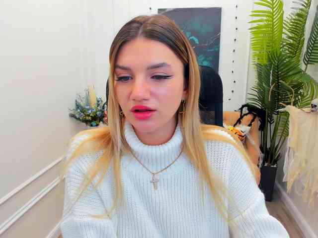 SelenaMoonlight webcam