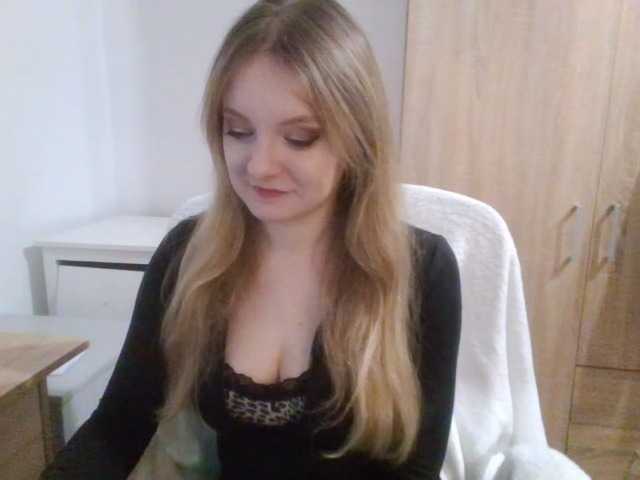 AlmaNatural from BongaCams