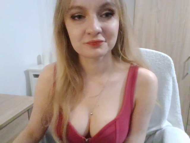 AlmaNatural webcam bongacams model stream image