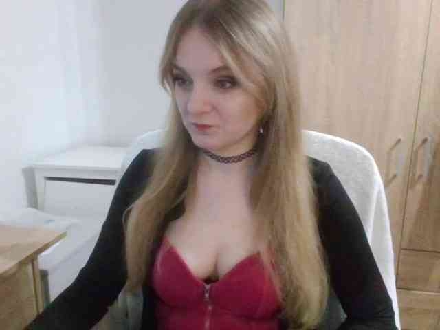 AlmaNatural Live Webcam on BongaCams