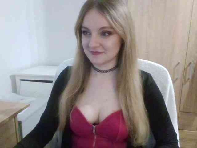 AlmaNatural Live Webcam on BongaCams