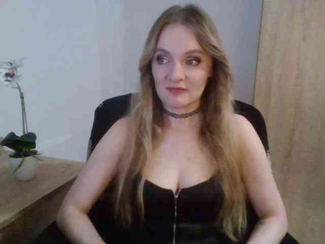 horny chat AlmaNatural