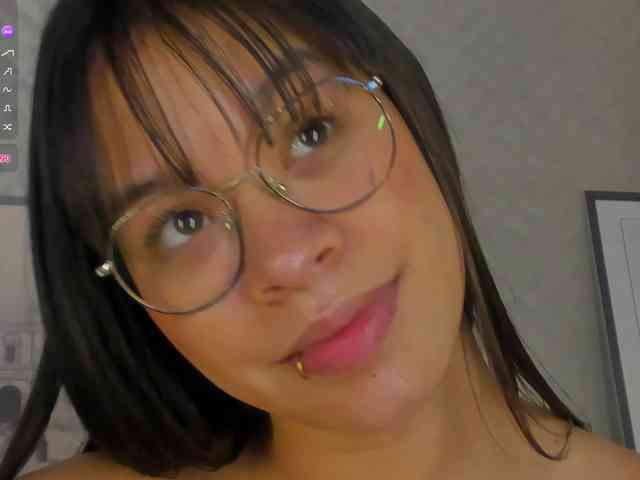 KimHiltoon webcam