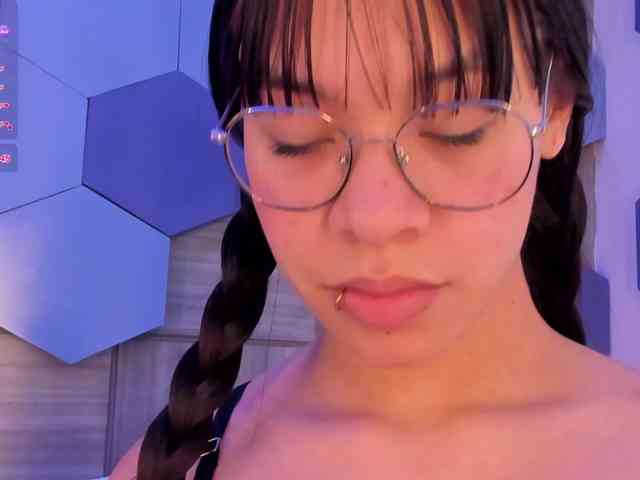 KimHiltoon webcam
