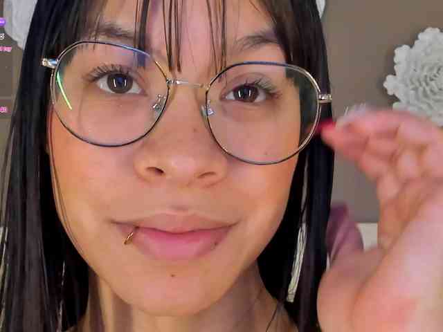 KimHiltoon webcam