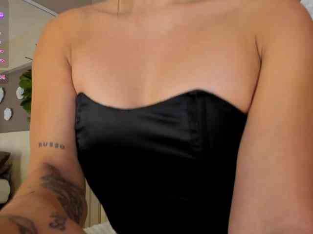 KimHiltoon webcam