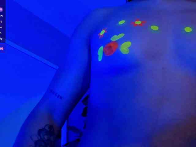 KimHiltoon webcam