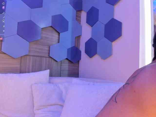 KimHiltoon webcam