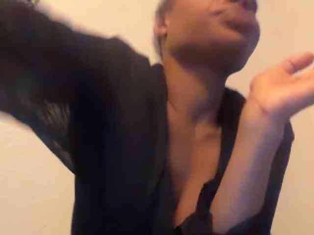 DelightfulDark webcam