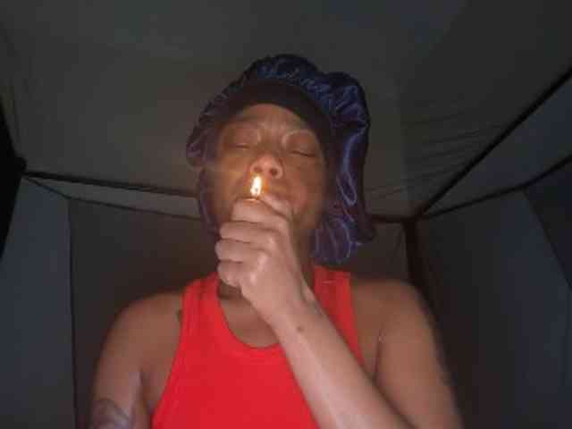 DelightfulDark bongacams