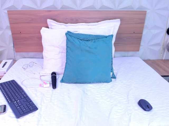 le modèle StaceyWhite est en webcam porno dans un show sur le site bongacams, il possède les tags suivants: Latino/Hispanic,Brunette,Shaved