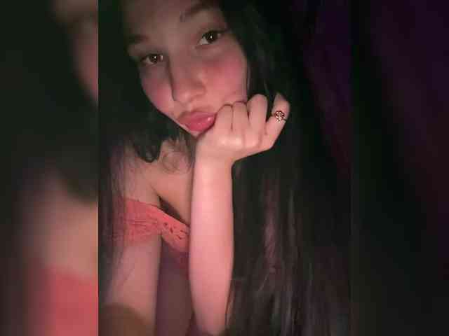 SweetieKittyy webcam