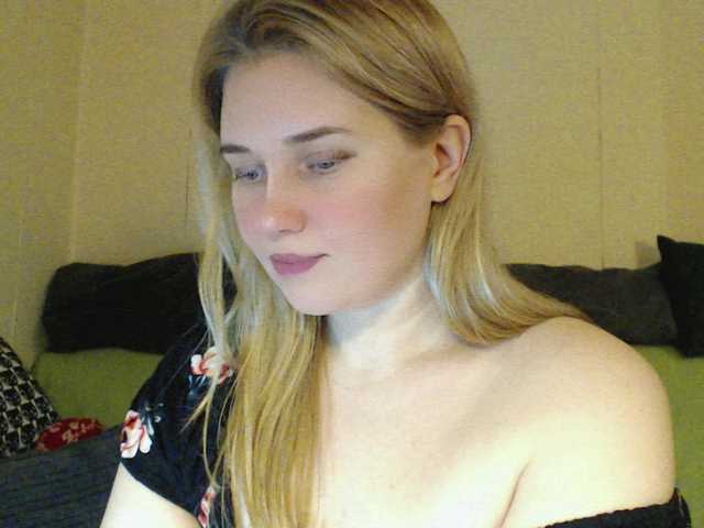  MissLilyAbrams chat room